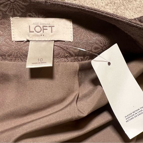 Ann Taylor Loft taupe skirt 💗 NWT 💗 fully lined💗 zipper 💗 size 10 - Picture 3 of 7